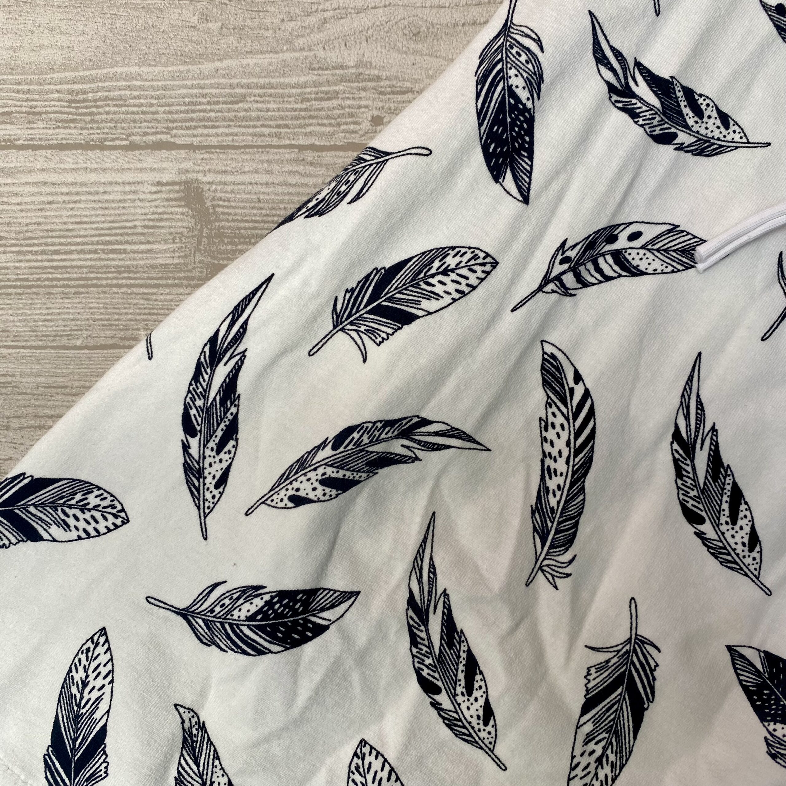 Trägerkleid aus Jersey zum Mitwachsen in weiß mit Federn - 2-4 Jahre - Kleid/ Tunika/ Shirt