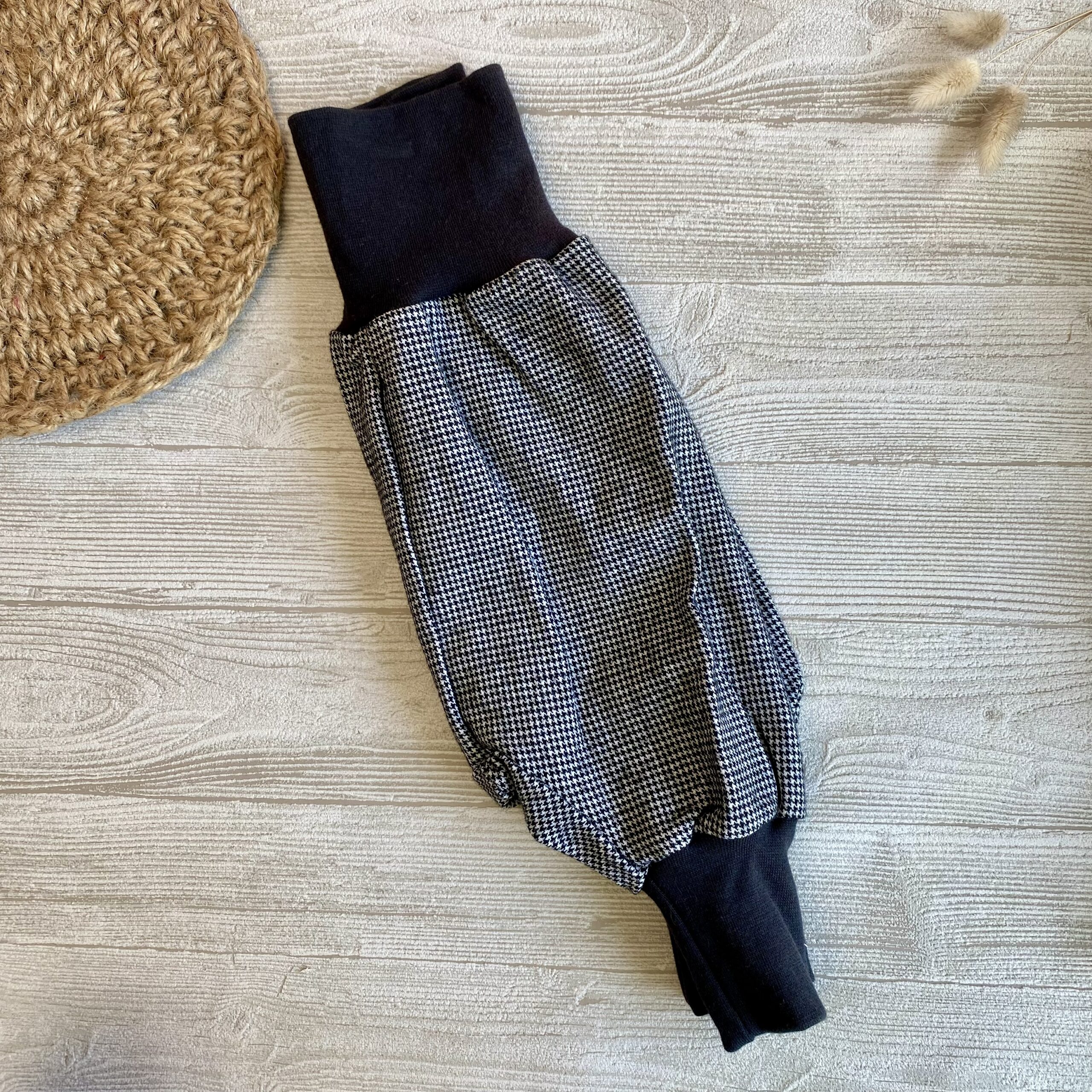AMitwachshose Hahnentritt schwarz-weiß, Wolle breitem Bündchen für Babys und Kinder, Gr. 56/62