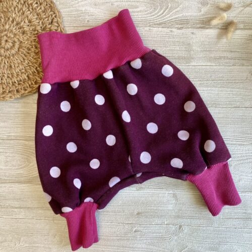 a❤️ Handgemachte Mitwachshose im blumigen Retrodesign. Bequemes Bündchen zum Umkrempeln.Einfaches Anziehen. Tragbar über mehrere Größen