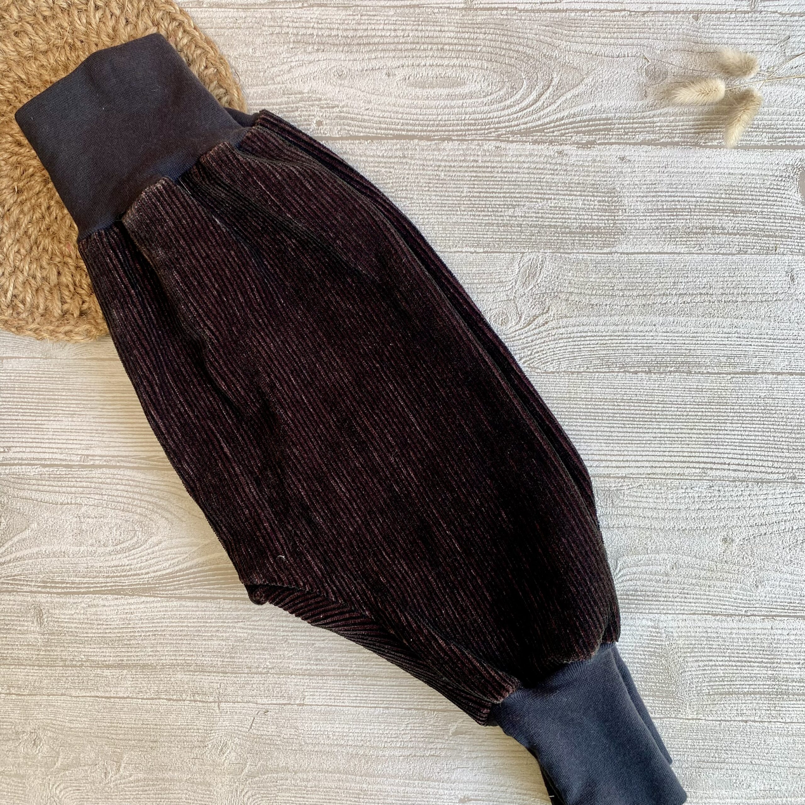 aMitwachshose/ Kinderhose aus weichem braunen Cord für Babys & Kleinkinder, Gr. 80/86