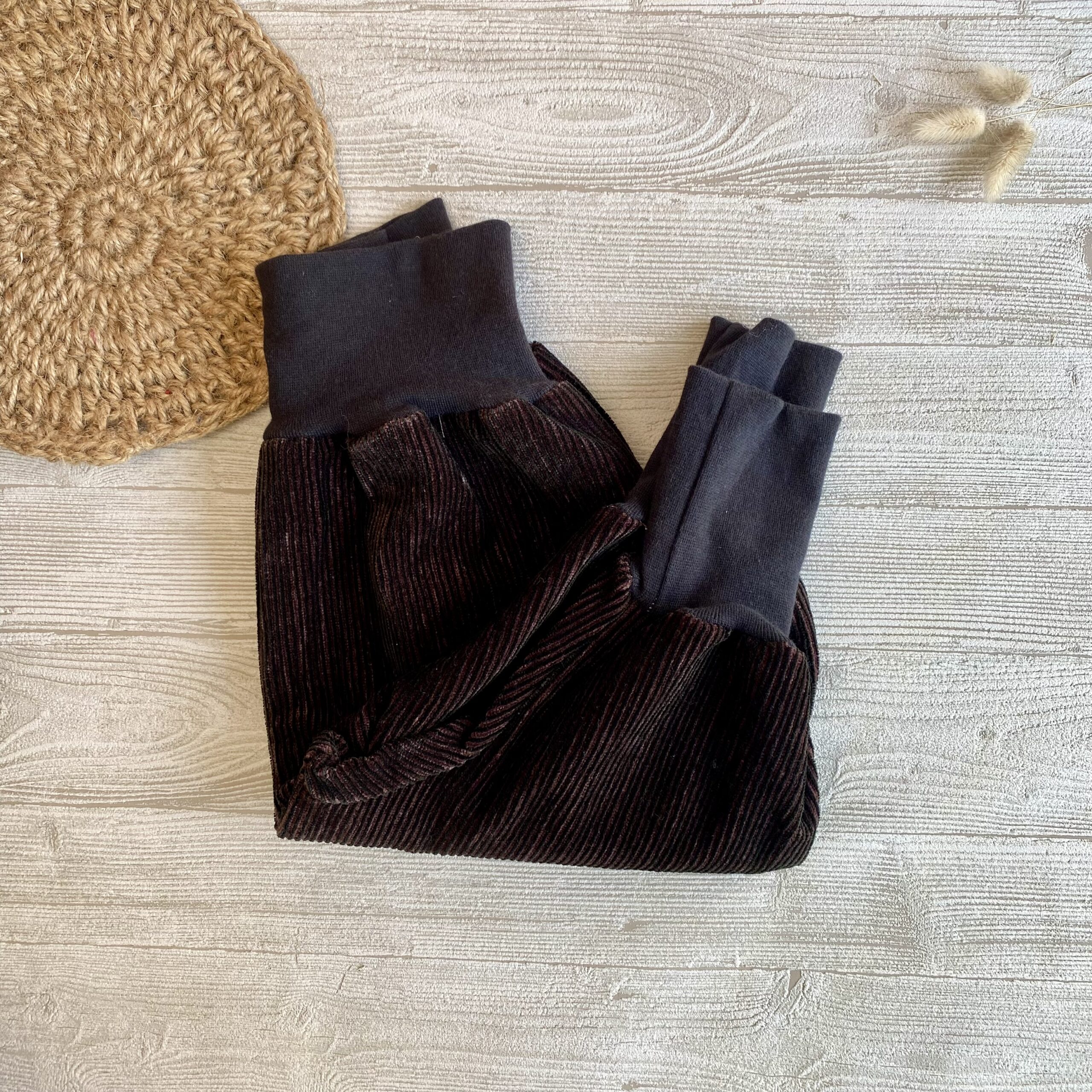 Mitwachshose/ Kinderhose aus weichem braunen Cord für Babys & Kleinkinder, Gr. 80/86