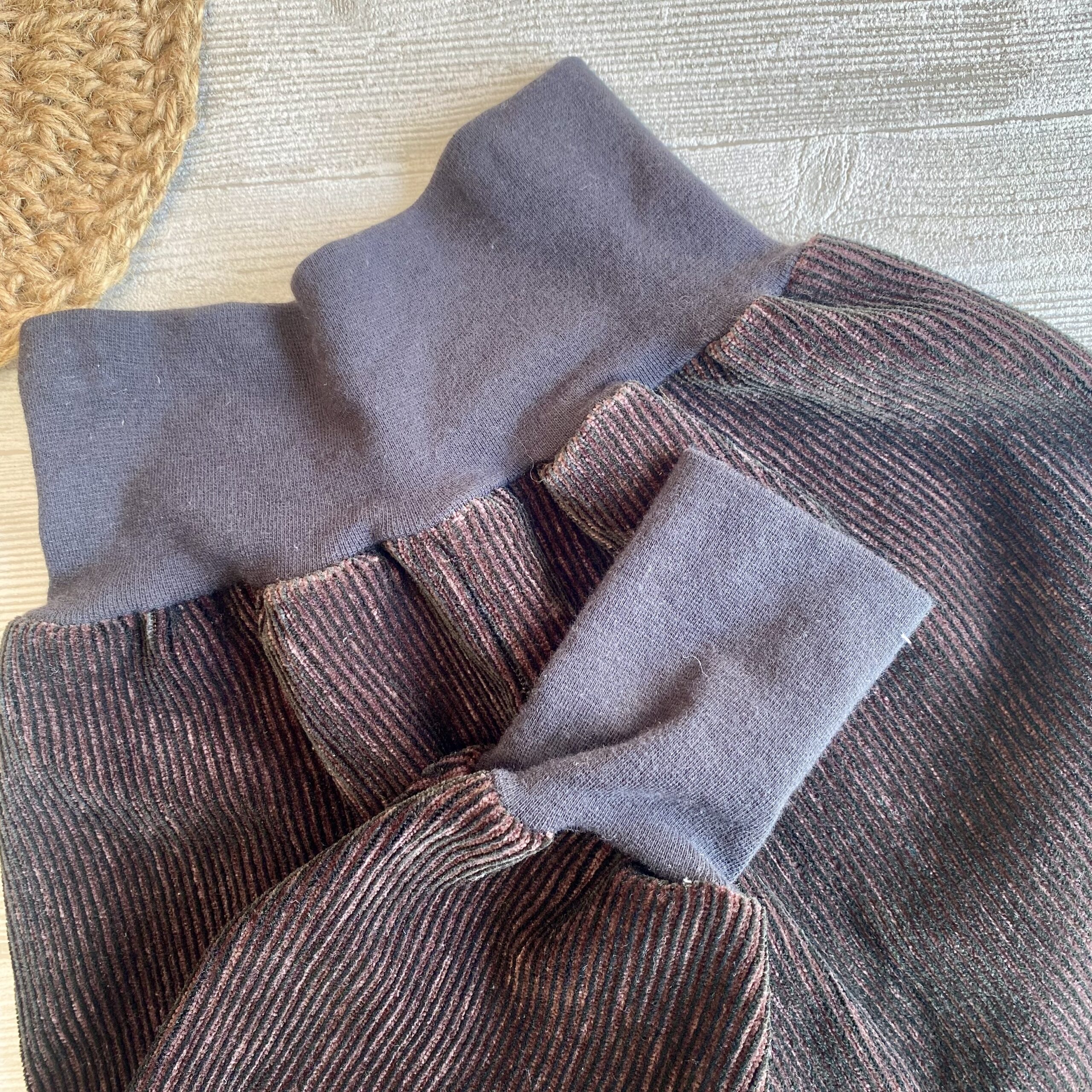 Mitwachshose/ Kinderhose aus weichem braunen Cord für Babys & Kleinkinder, Gr. 80/86