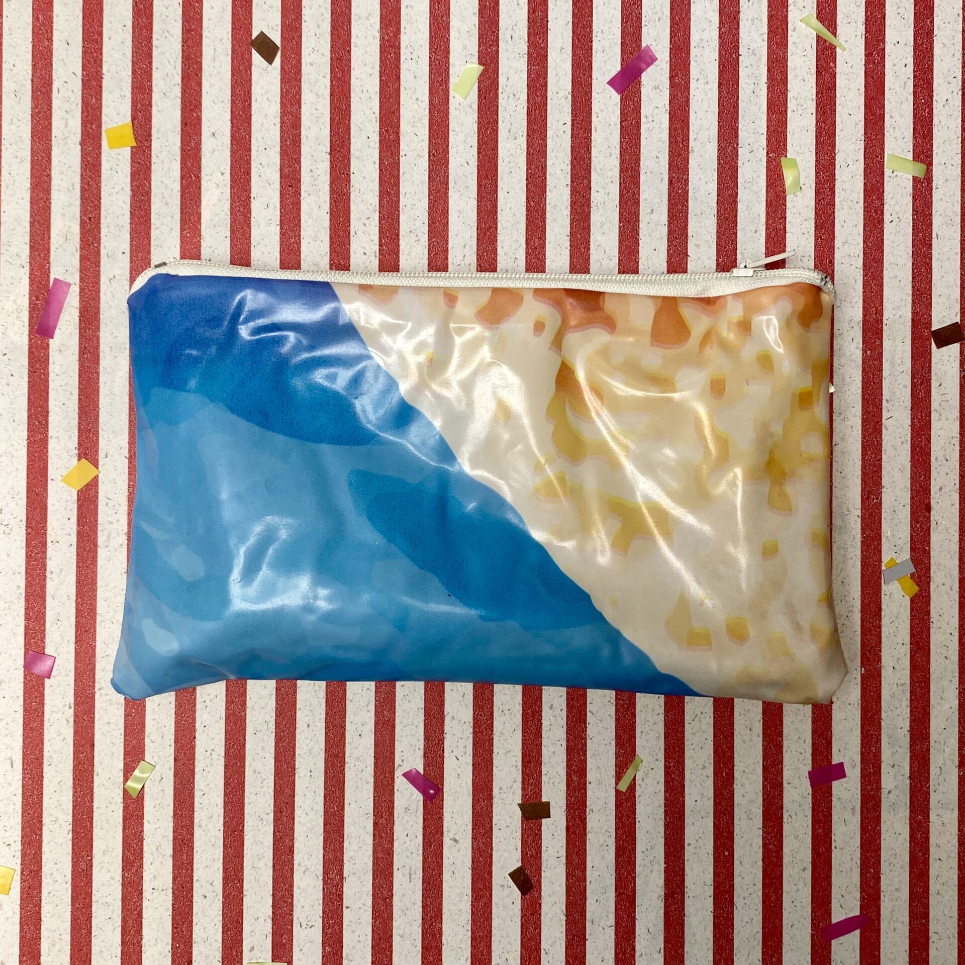 Upcycling Mäppchen aus Luftmatratze, aufblasbares Eis, Sorte: Kaugummi/ Zitrone, wasserabweisend