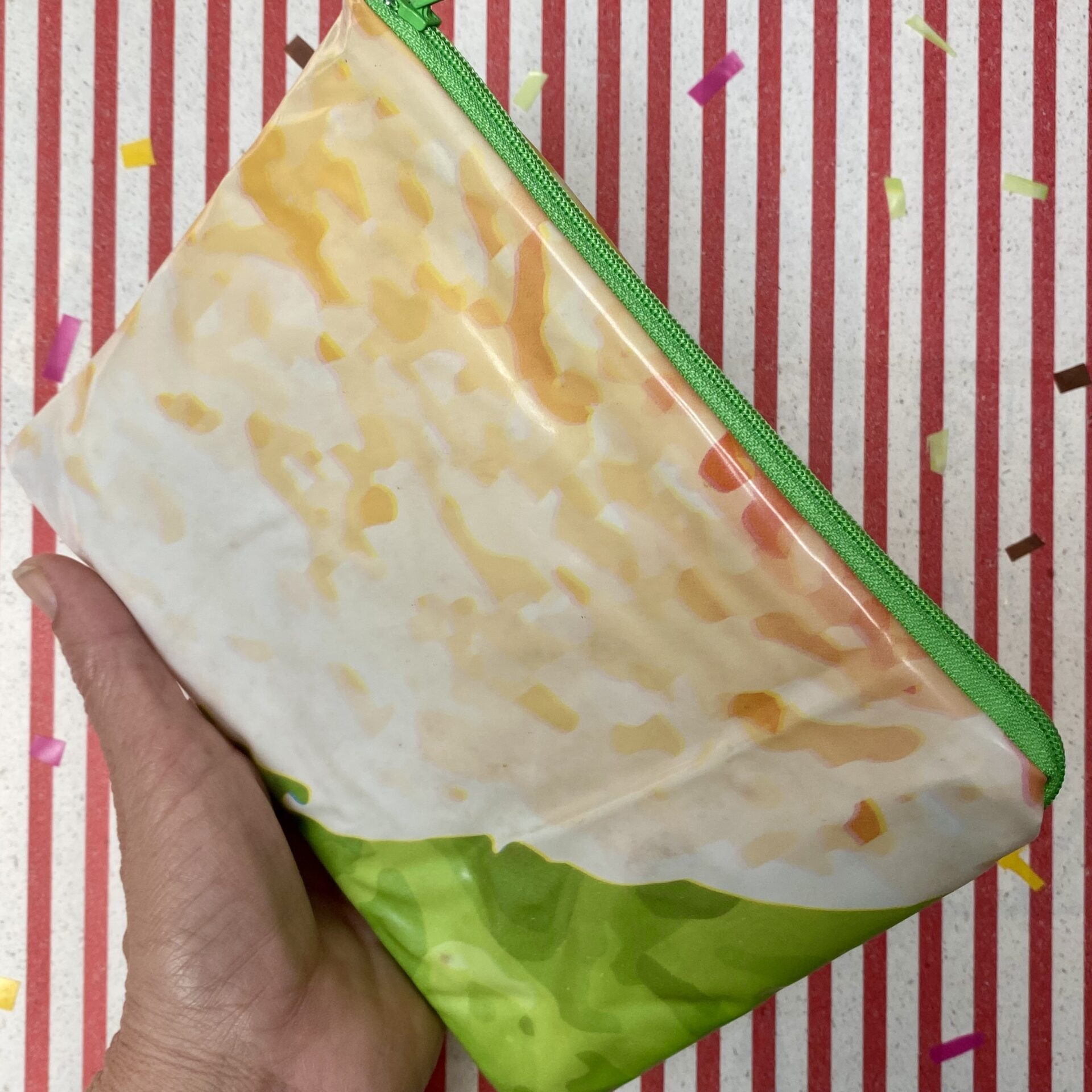Upcycling Mäppchen aus Luftmatratze, aufblasbares Eis, Sorte: Zitrone/ Apfel, wasserabweisend