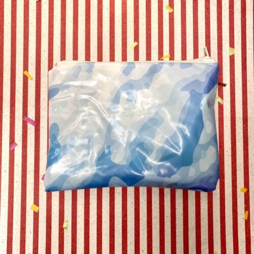 Upcycling Mäppchen aus Luftmatratze, aufblasbares Eis, Camouflage blau, Sorte: Kaugummi, wasserabweisend