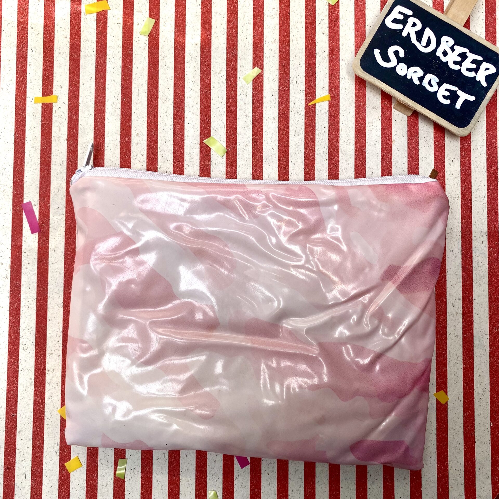Upcycling Mäppchen aus Luftmatratze, Camouflage rosa, Sorte: Erdbeer, wasserabweisend