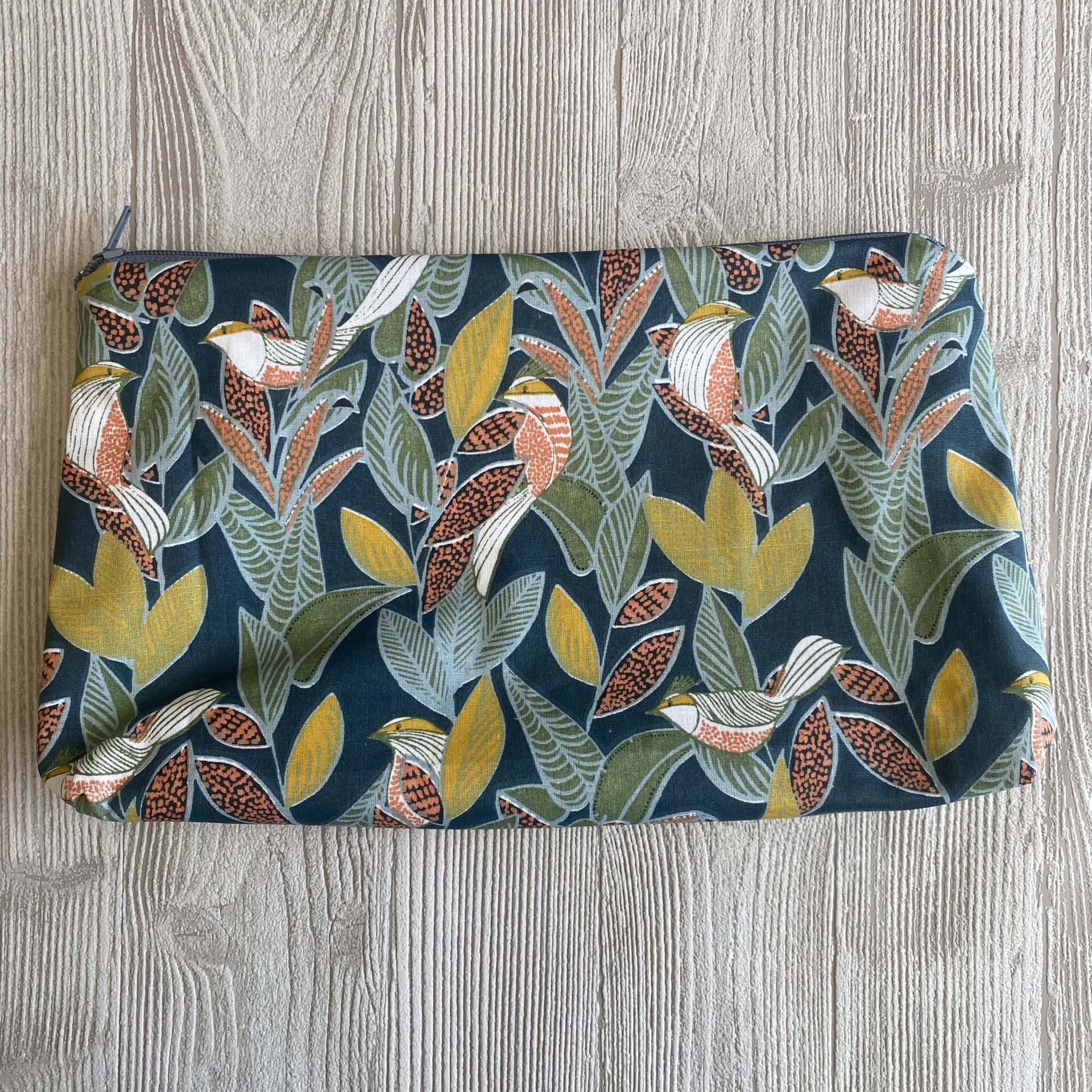 Wetbag/ Nasstasche/ Kosmetiktasche mit Blättern und Vögeln,von oben