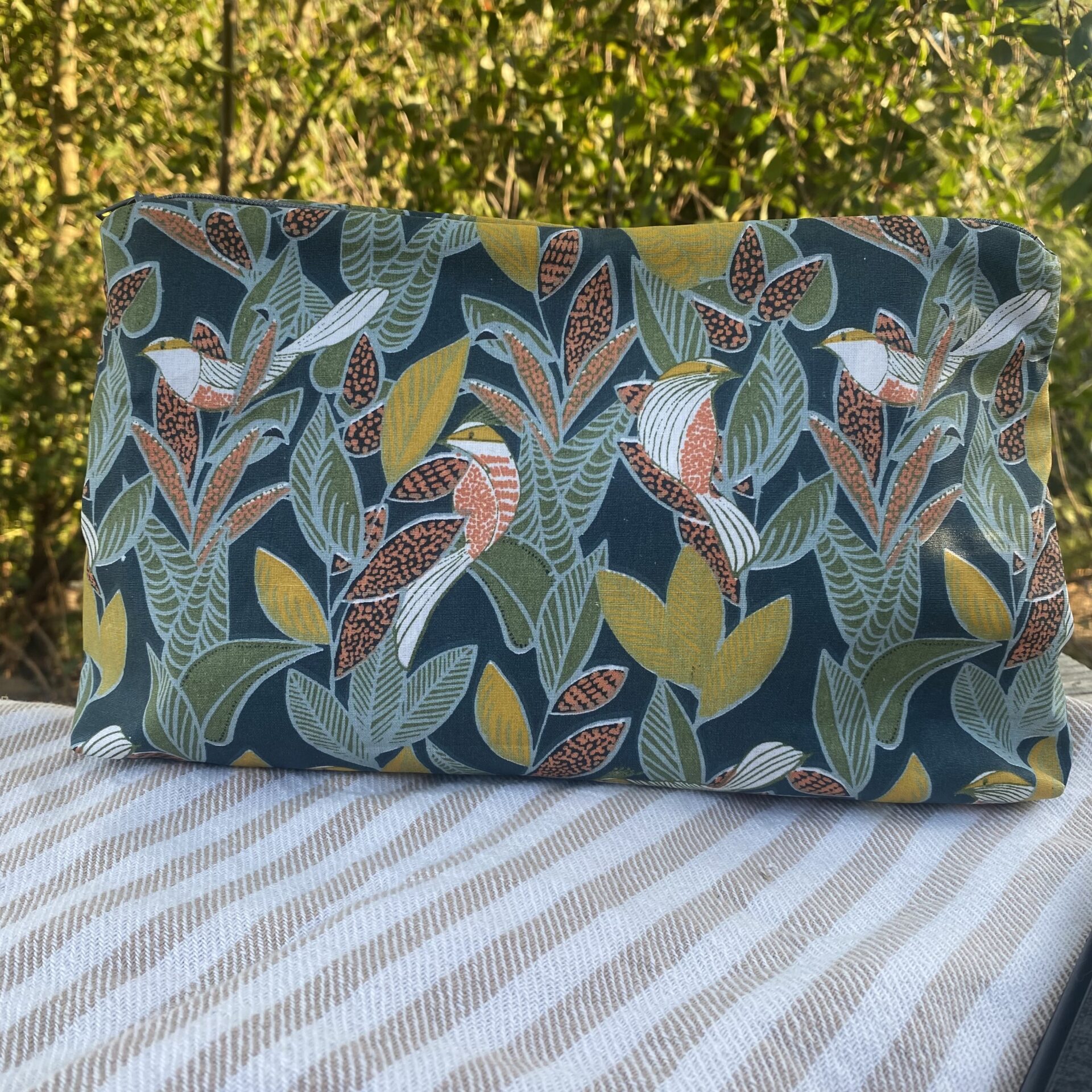 Wetbag/ Nasstasche/ Kosmetiktasche mit Blättern und Vögeln