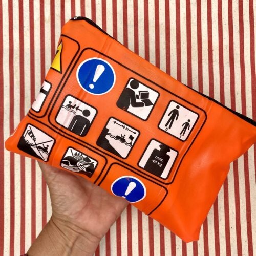 Upcycling Tasche aus Schlauchboot orange mit Sicherheitshinweisen