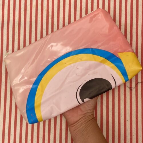 Upcycling Tasche aus aufblasbarem Vogel - Auge
