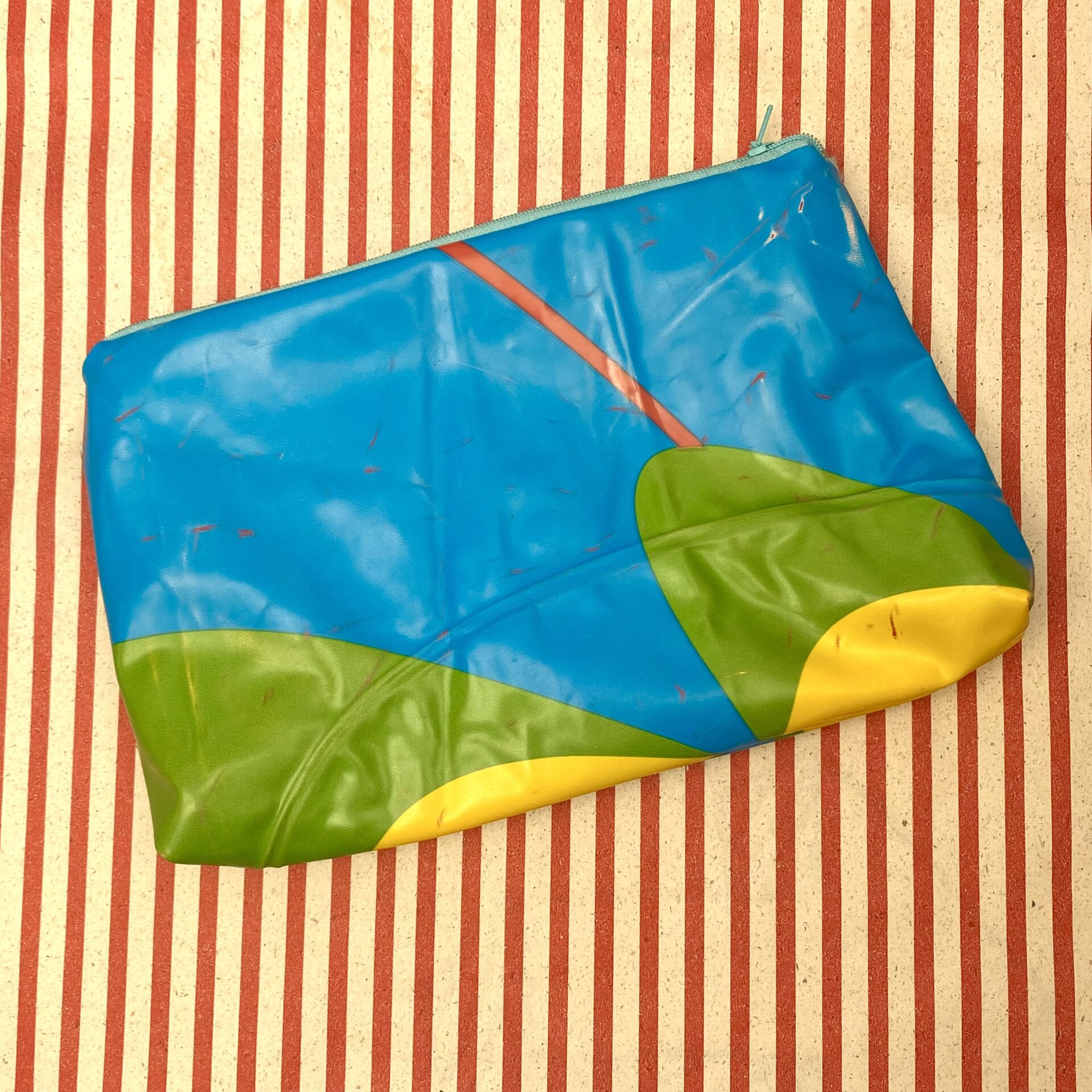 Upcycling Nasstasche/ Wetbag aus aufblasbarer Badeinsel Vogel, wasserabweisend