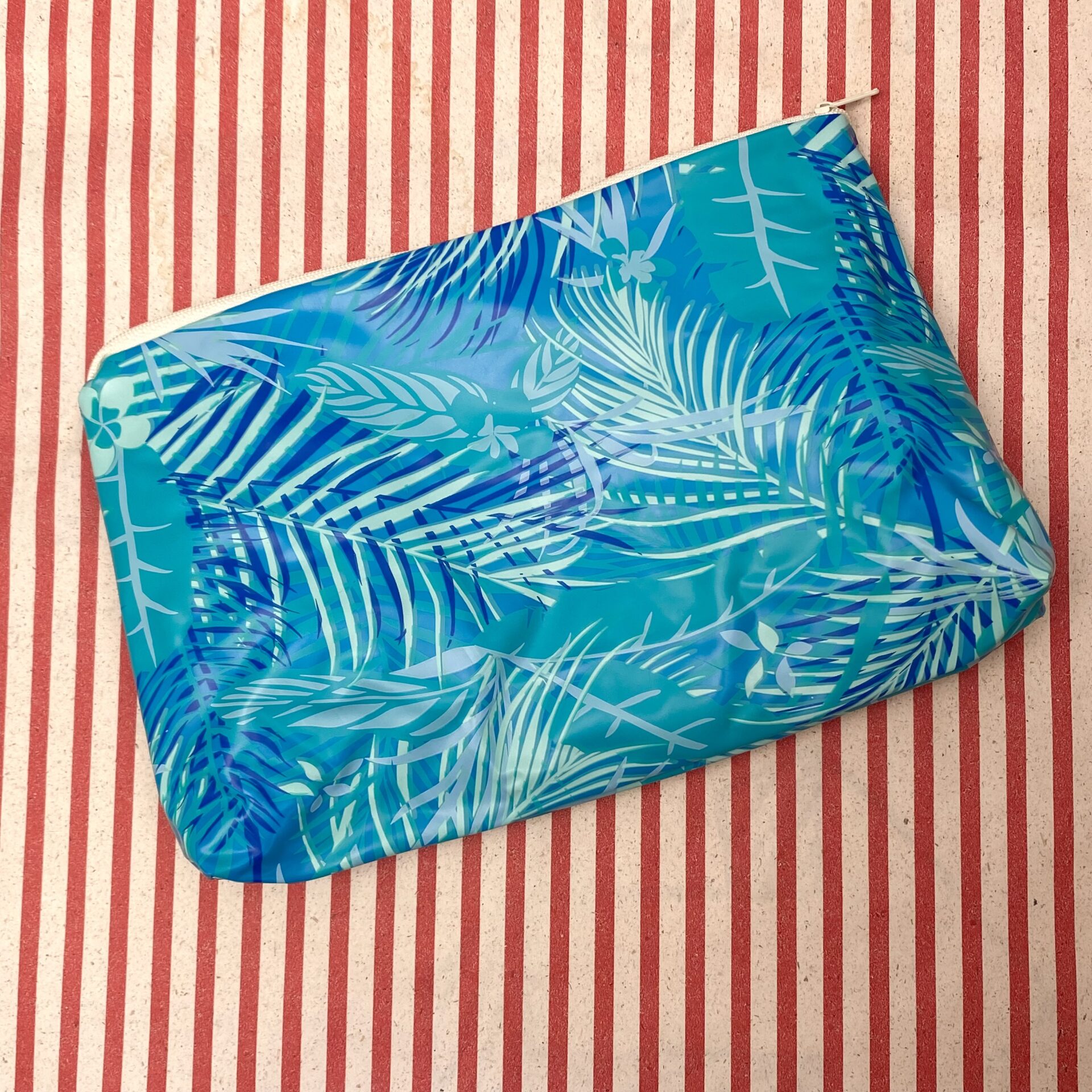 Upcycling Nasstasche/ Wetbag aus Schwimmring, AIJI, Blätter türkis, wasserabweisend